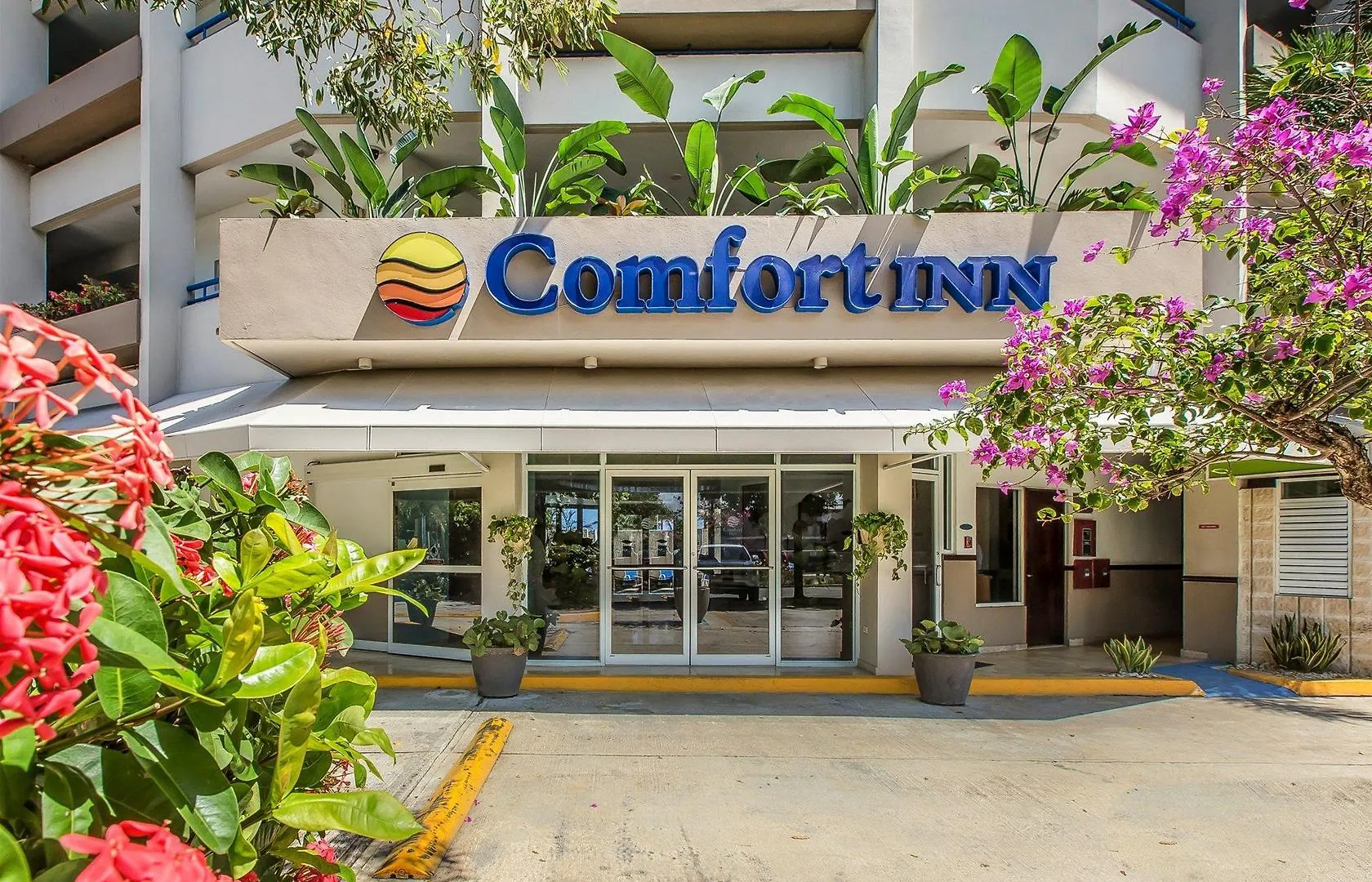 Comfort Inn & Suites Levittown Hotel