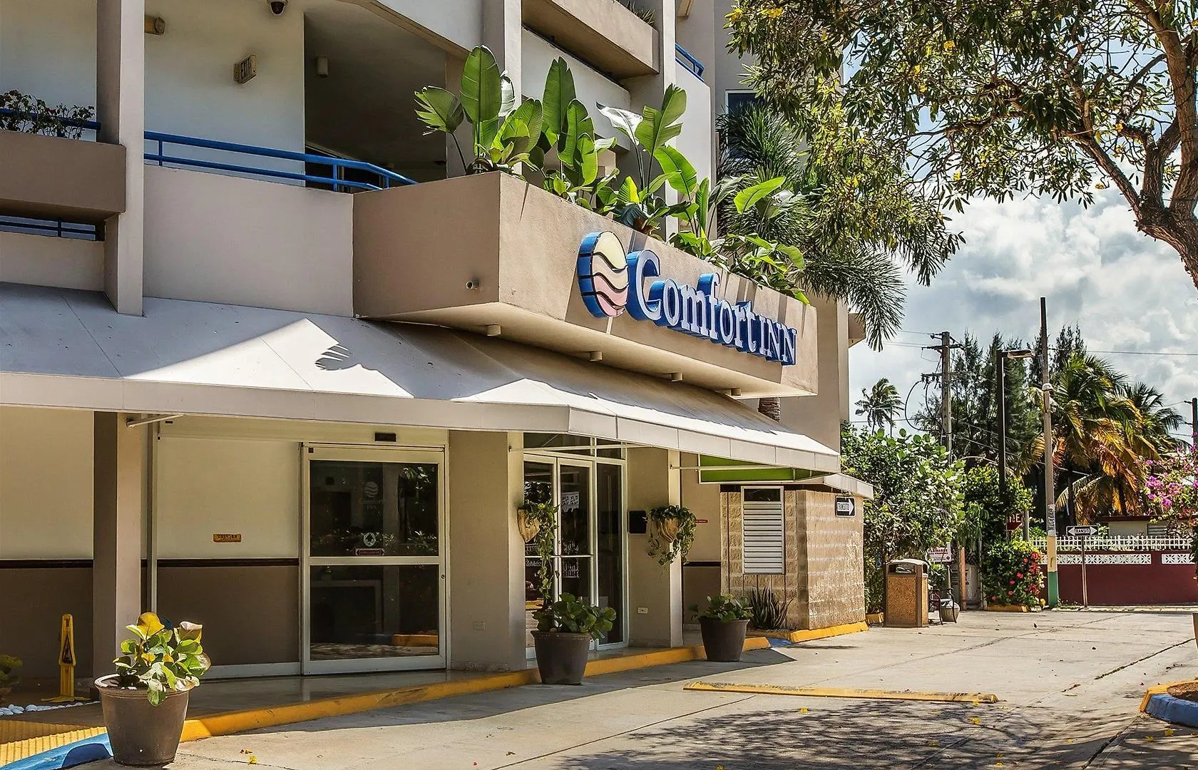 Comfort Inn & Suites Levittown