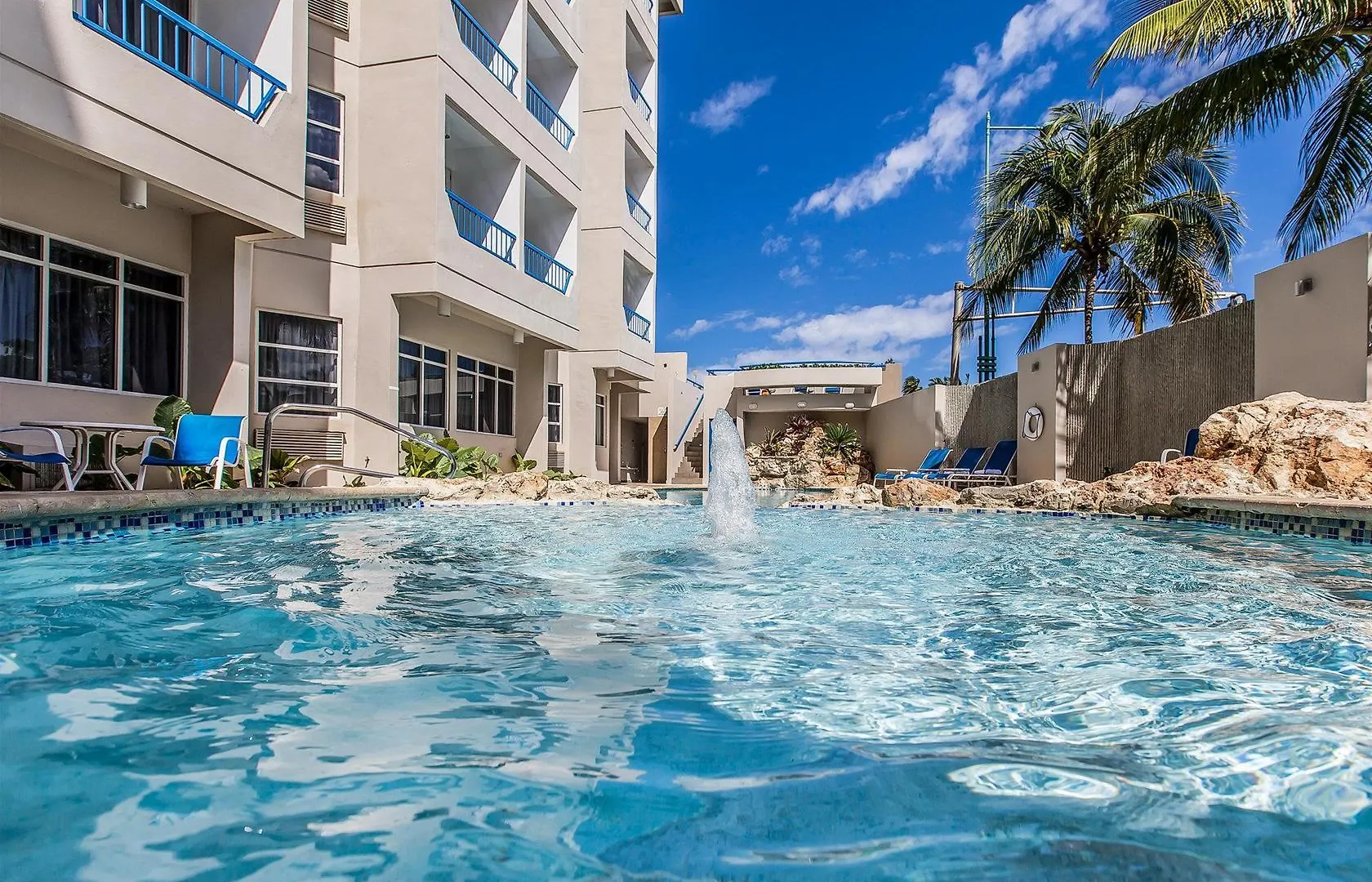 Comfort Inn & Suites Levittown 3*,