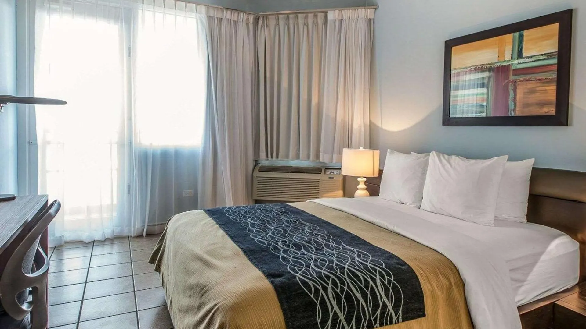 Hotel Comfort Inn & Suites Levittown