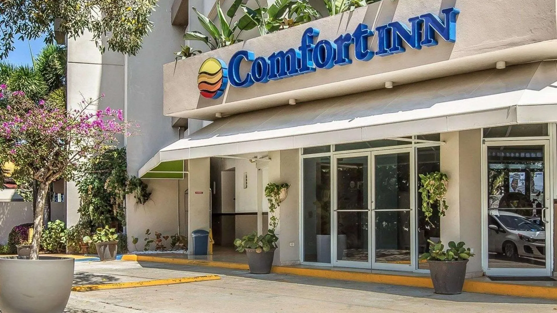 Hotel Comfort Inn & Suites Levittown